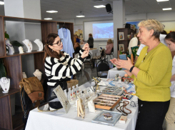  В Астрахани прошла новогодняя выставка-продажа товаров от местных производителей