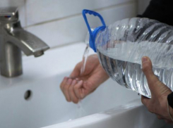 В Астрахани на десятках улиц отключили холодную воду из-за аварии