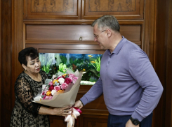 Астраханский губернатор провел встречу с матерью участника спецоперации 