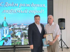 Больше 30 человек стали почетными ветеранами и гражданами Астрахани