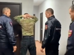 Астраханская полиция разогнала отдыхающих на одной из самых любимых улиц молодежи