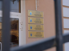 Под Астраханью полицейские дарили девушкам водительские права