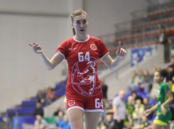 «Астраханочка» победила краснодарскую «Кубань» при помощи петуха и арбуза