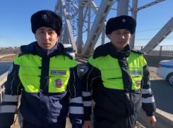 Полицейские спасли астраханку от прыжка со Старого моста