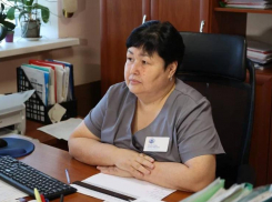 Астраханский врач 35 дней спасала жителей освобожденных территорий