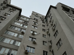 Почти триста астраханских детей-сирот должны получить жилье в 2025 году