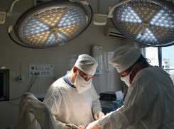 Астраханские врачи провели сложную операцию 84-летней пациентке с раком поджелудочной