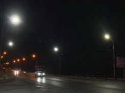 На Новом мосту в Астрахани станет светлее