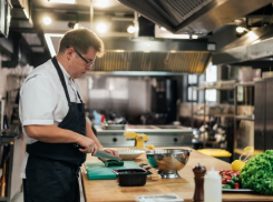 Врач, маляр, повар: составлен ТОП-15 дефицитных сотрудников в Астраханской области