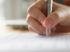 В Астрахани следователи проверят учительницу, которая помогла студенту сдать экзамены незаконно