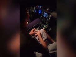 В Астрахани иностранец нарушил ПДД и публично предлагал полицейскому взятку