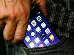 Астраханский командировочный украл в Сызрани мобильник для своей внучки