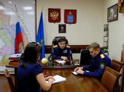 Астраханцы задали вопросы генерал-лейтенанту юстиции