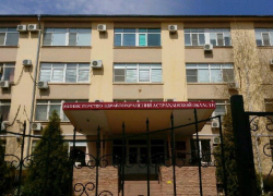 Астраханцам рассказали, как будут работать медицинские учреждения в майские праздники в 2022 году 