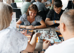 В Астрахани создали уникальную игру, она помогает спасать и выживать