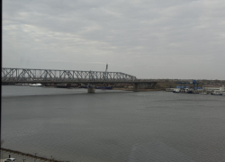 В Астрахани разведут Старый мост для прохода судов
