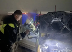 В Астраханской области полицейские остановили пожар на подходе к дому