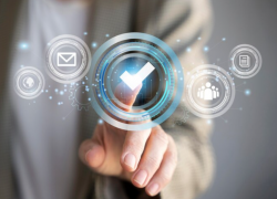 Более 2 тысяч заявлений на заключение брака астраханцы подали онлайн