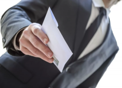 41% опрошенных астраханцев согласны на «серую» зарплату