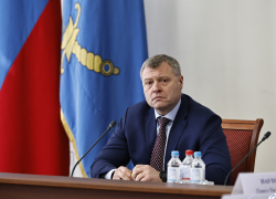 Астраханский губернатор призвал усилить меры антитеррористической безопасности