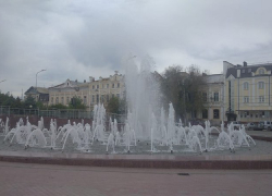 В Астрахани включили 5 уличных фонтанов 
