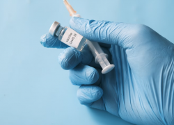 Экс-сотрудники астраханского минздрава лишились свободы, злоупотребив положением