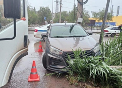 Астраханец протаранил бетонный столб, пытаясь скрыться от полиции