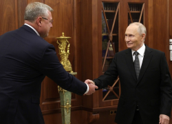 Игорь Бабушкин представил Владимиру Путину доклад о работе комиссии Госсовета