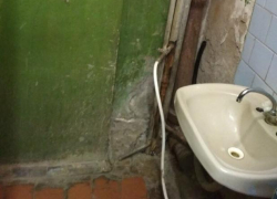 Туалет астраханской больницы прославился на всю страну