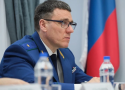Астраханский прокурор Александр Гулягин поручил усилить контроль за подрядчиками