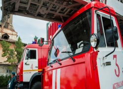 В Астрахани ловят водителей, которые не пропускают машины с мигалкой