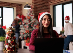 10% опрошенных астраханцев не хотят долго отдыхать в Новый год