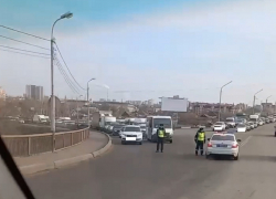 Городские власти объяснили, зачем в Астрахани перекрыли движение на Старом мосту