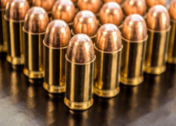 Опасную находку обнаружил астраханец в собственной двери