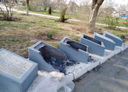 В Астраханской области вандалы осквернили памятник героям войны