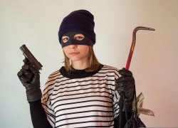 Астраханского адвоката будут судить за аферу на 30 миллионов рублей