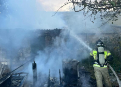 В Астрахани горел садовый дом