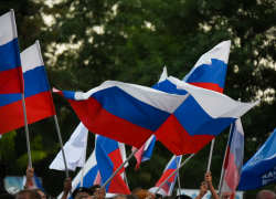 Игорь Мартынов поздравил астраханцев с Днем народного единства