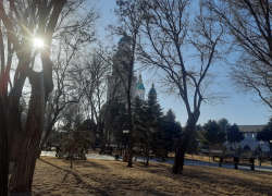 В субботу в Астрахани будет солнечно, но ветрено: прогноз на 21 января