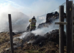 В Астраханской области произошёл крупный пожар из-за неосторожного обращения с огнём