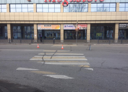 В центре Астрахани на пешеходном переходе сбили женщину