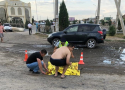 В Астрахани на улице Магистральной КАМАЗ насмерть сбил девочку 