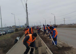 Глава Астрахани объяснил, откуда так много грязи на дорогах
