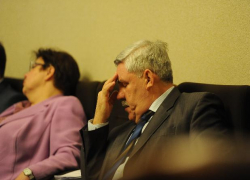 Астраханским депутатам объяснили, как вести себя в интернете