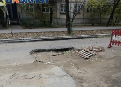 В администрации Астрахани рассказали, почему ремонт на улице Юрия Селенского не был завершен