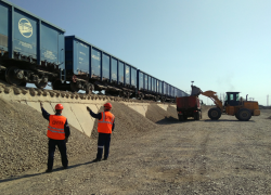 Около полумиллиона тонн щебня переработано на грузовых терминалах ПривЖД в 2025 году для развития автодорог