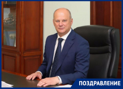 Глава Астрахани Олег Полумордвинов поздравил строителей региона с праздником