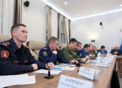 Безопасность астраханцев на новогодних праздниках обеспечат больше 800 силовиков