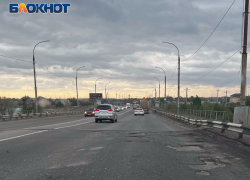 Жители Астрахани жалуются на отсутствие ремонта на Новом мосту