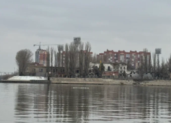Плывшее в Астрахань судно село на мель в Волго-Каспийском судоходном канале